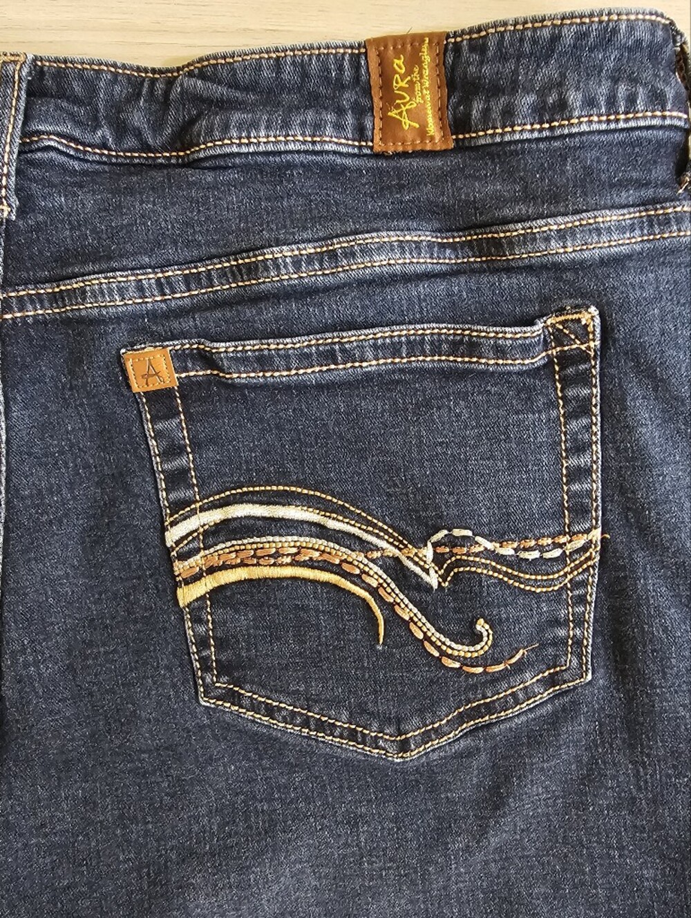 Wrangler Aura Women’s 16 Tall Dark Wash Bootcut Jeans Embroidered Pockets 16T